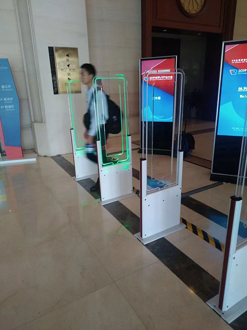 Identifikimi i takimit RFID dhe porta inteligjente e pjesëmarrjes 6