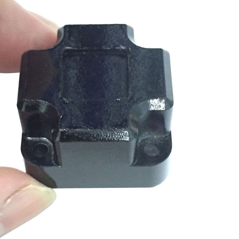 Etiketë elektronike RFID katrore UHF rezistente ndaj temperaturave të larta dhe metalike për distanca të gjata industriale