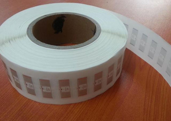 Etiketë UHF elektronike Etiketë UHF Etiketë UHF elektronike e lagur RFG8