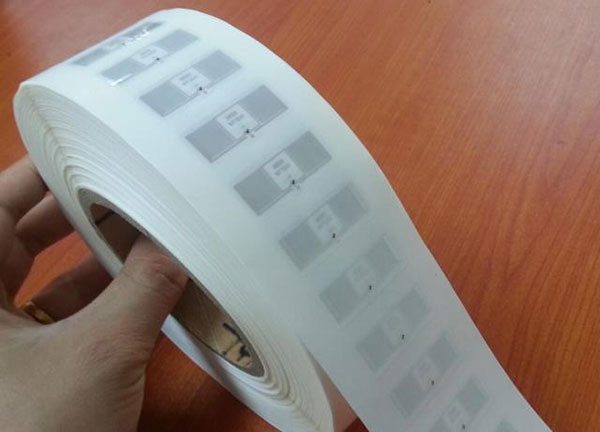 Etiketë UHF elektronike Etiketë UHF Etiketë Etiketë Elektronike RFID6 e lagësht RFg
